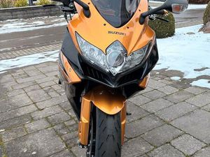SUZUKI GSX-R 750 K9