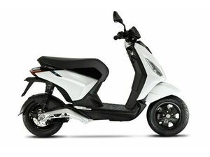 PIAGGIO 1 ELEKTROROLLER ONE 45 KM/H *NEUFAHRZEUG* EURO 5