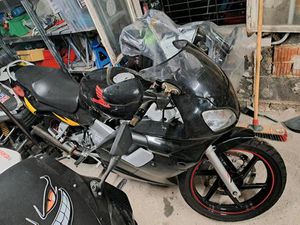 HONDA NSR 125 MOTOR LÄUFT PAPIERE VORHANDEN.