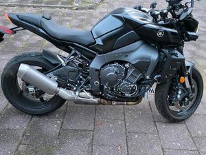YAMAHA MT-10 TECH BLACK