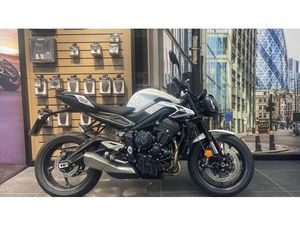 VENDO TRIUMPH STREET TRIPLE 765 R (2023 - 26) NUOVA A NAPOLI (CODICE 9634838) - MOTO.IT