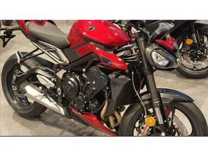 VENDO TRIUMPH STREET TRIPLE 765 RS (2023 - 26) NUOVA A CAMPODARSEGO (CODICE 9892397) - MOTO.IT
