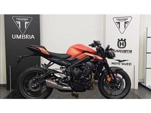 VENDO TRIUMPH STREET TRIPLE 765 R (2023 - 26) NUOVA A CORCIANO (CODICE 9854188) - MOTO.IT