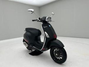VESPA SPRINT 125 BIJNA NIEUW (85KM) ABS MET A1 — MOTOREN | PIAGGIO — MARKTPLAATS