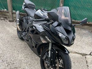 KAWAZAKI ZX6R
