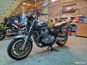 YAMAHA 1300 XJR