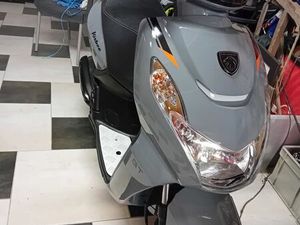 SCOOTER PEUGEOT KISBEE GT