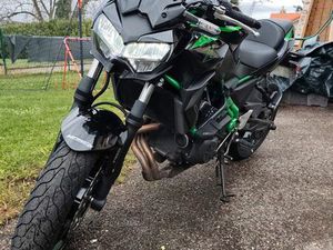 Z650Z650■ENTRETIEN À JOUR ■PEUX NEUF DUNLOP MUTANT ■TOP BLOCK INSTALLÉ À L'ACHAT DE LA MOTO■ME CONTACTER POUR PLUS D'INFORMATIONS ET PHOTOS SI BESOIN