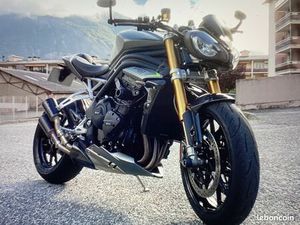 TRIUMPH SPEED TRIPLE 1200 RS