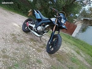 ULTIMATE SUPER MOTARD