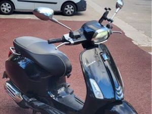 VESPA SPRINT 125 - TRÈS BON ÉTAT - 11 000KM