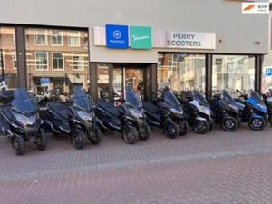 PIAGGIO SCOOTER 530 MP3 HPE EXCLUSIVE EURO5+ 2025 0KM | 4 JA — MOTOREN | PIAGGIO — MARKTPLAATS