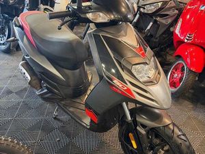 APRILIA SR MOTARD 50 2T GARANTIE 3 MOIS