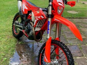 MOTO ENDURO BETA 3904T