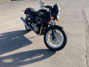 À VENDRE TRIUMPH THRUXTON TRÈS BON ÉTAT