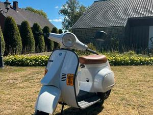 ② VESPA PIAGGIO HP50