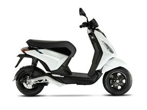 PIAGGIO 1 ELEKTROROLLER ONE 45 KM/H *NEUFAHRZEUG* EURO 5