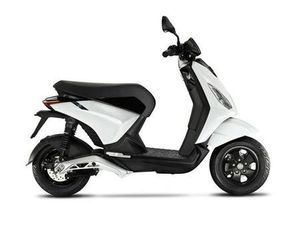 PIAGGIO 1 ELEKTROROLLER ONE 45 KM/H *NEUFAHRZEUG* EURO 5
