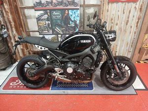 YAMAHA XSR900