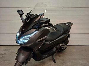 ② HONDA FORZA 125 SCOOTER