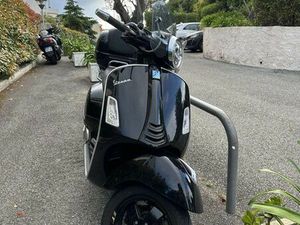 VESPA GTS SUPER 300