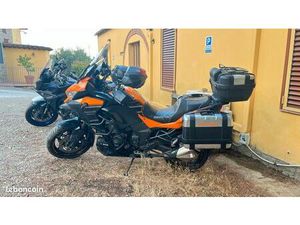 VEND MOTO KAWASAKI VERSYS 1000 DE 2021 TRÈS BONNE ÉTAT AUCUN TRAVAUX À PRÉVOIR PNEU NEUF KIT CHAÎNE NEUF 50000 KM