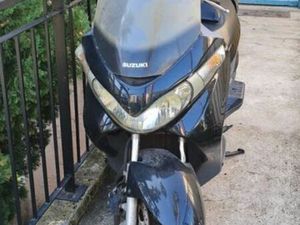 SUZUKI BURGMAN 125 ANNÉE 2011