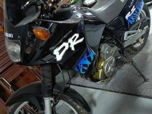SUZUKI 650 DR RS 1994