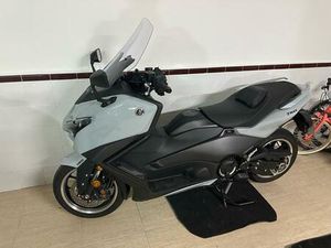 YAMAHA - TMAX 560 TECHMAX 2025