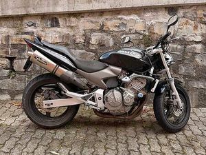 HONDA HORNET 600 CANTON TESSIN -
