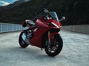 DUCATI SUPERSPORT 950S