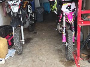 LOT DE 2 MOTO 50 CC ET 125 CC