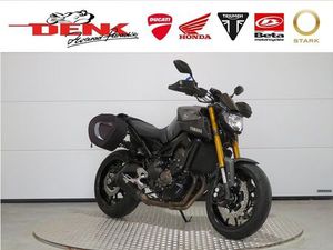 YAMAHA MT 09