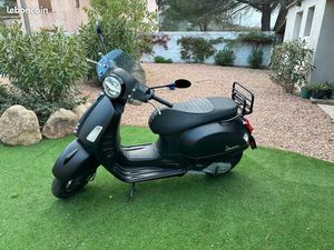SCOOTER VESPA GTS 125