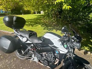 BMW F800R ABS 2014 – 31 000 KM – ENTRETIEN FAIT, TOP CASE – EXCELLENT ÉTAT
