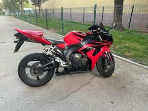 HONDA - CBR 1000RR FIREBLADE