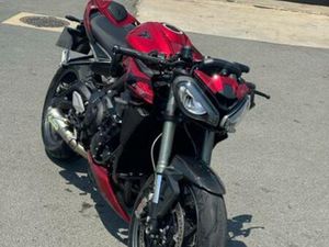 TRIUMPH - STREET TRIPLE 765 RS