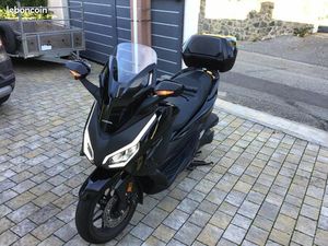 FORÇA 350 TOP BOX MODÈLE 2025