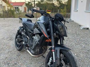 KTM 890 DUKE