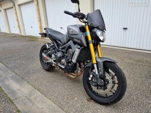 MOTO YAMAHA MT09
