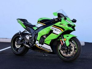2025 KAWASAKI NINJA ZX10R KRT