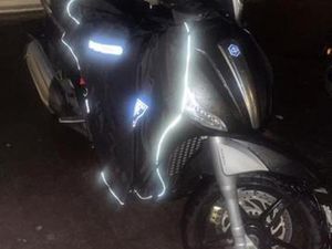 PIAGGIO BEVERLY 350 SCOOTER — SCOOTERS | PIAGGIO — MARKTPLAATS