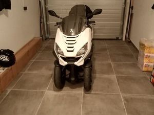 SCOOTER 3 ROUES METROPOLIS SW 400