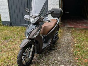 ② KYMCO PEOPLE S 125