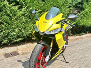 RS 660 ACID YELLOW 3000 KM - FULL POWER MY21 35KW 35 KW A2