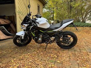 KAWASAKI Z650 - FARBE WEIß, GEPFLEGT & ZUSATZAUSSTATTUNG