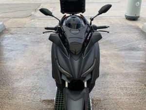 YAMAHA - XMAX 300 2021