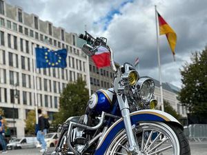 HARLEY DAVIDSON CVO SOFTAIL DELUXE CHICANO KESS TECH