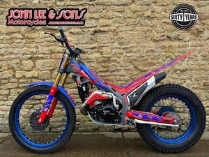 BETA EVO 250 CC FACTORY TRIALS BIKE, 2025 MODEL, ROAD REGISTERED, LOVELY EXAMPLE