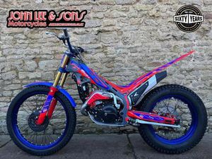 BETA EVO 250 CC FACTORY TRIALS BIKE, 2025 MODEL, ROAD REGISTERED, NEVER RIDDEN